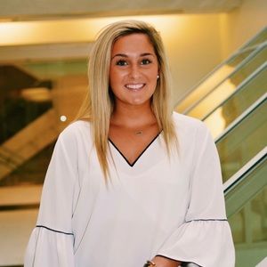 Meet your Posher, Courtney